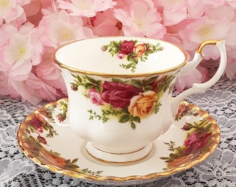 Royal Albert Old Country Roses Tea Cup & Saucer 1962