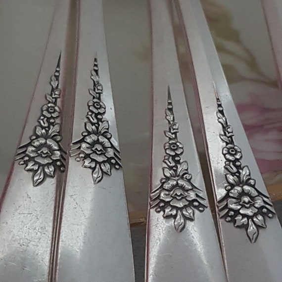 Vintage Oneida Silver Plate Dessert Cutlery Set - 1941 Fantasy Pattern
