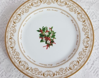 Festive Holly Dessert Plate Set - 4pc Vintage-Inspired Christmas Dinnerware for Holiday Entertaining
