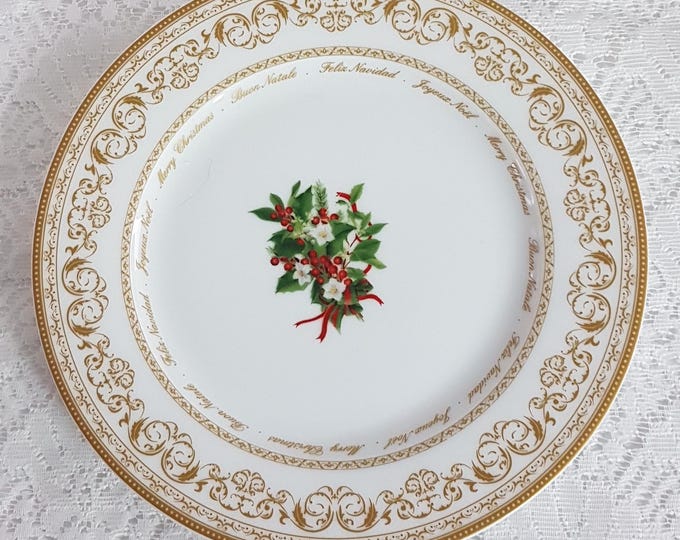 Festive Holly Dessert Plate Set - 4pc Vintage-Inspired Christmas Dinnerware for Holiday Entertaining