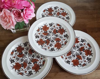 1970s Wedgwood Peony Oven to Table Dinner Plates Set of 4