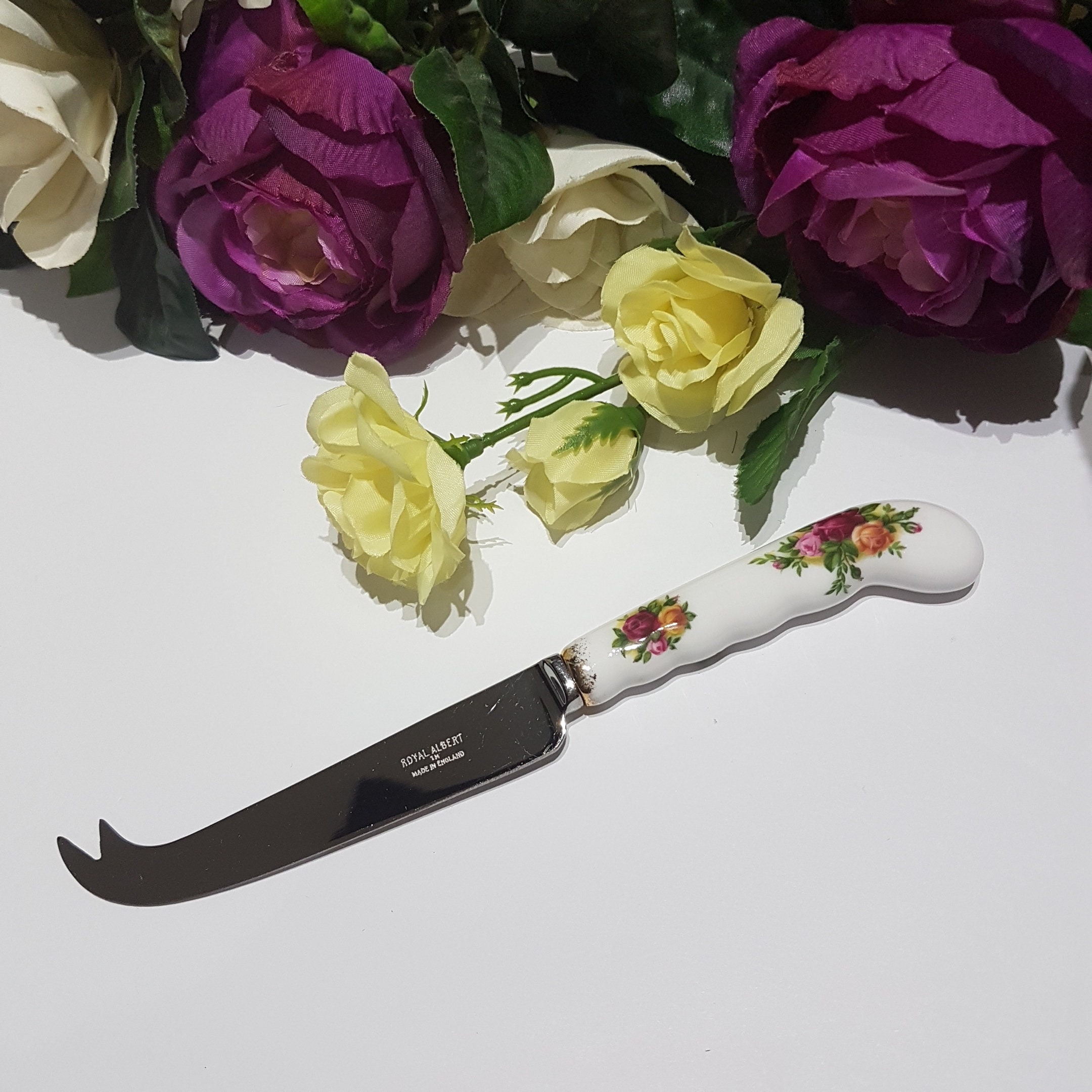 Vintage Royal Albert Old Country Roses Cheese Knife, English Bone China