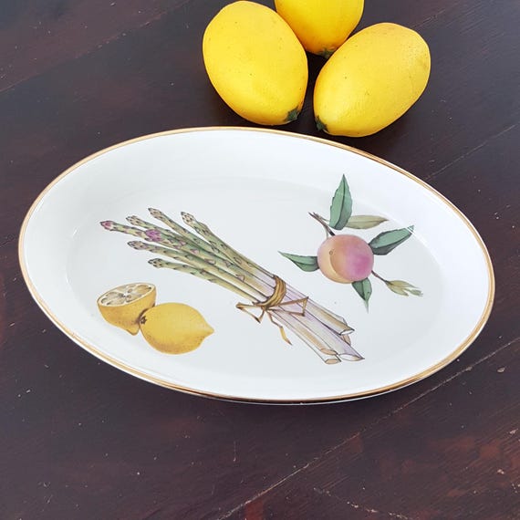 Royal Worcester EVESHAM Gold 10.5" Oval Baking Dish, Shape 30, Size 4