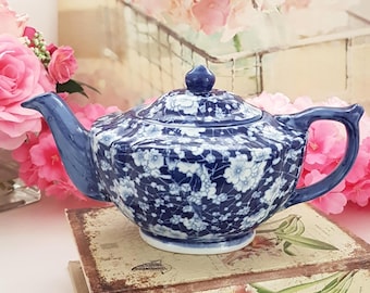 Vintage Blue & White Chelsea Art Pottery Chintz Teapot - Floral Tea Accessory for Afternoon Tea