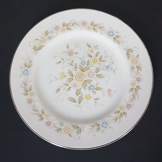 Vintage Dynasty Fine China Chantilly Dessert Plates - Set of 4 Floral Japanese Porcelain, Silver Trim - Bread & Butter Plates