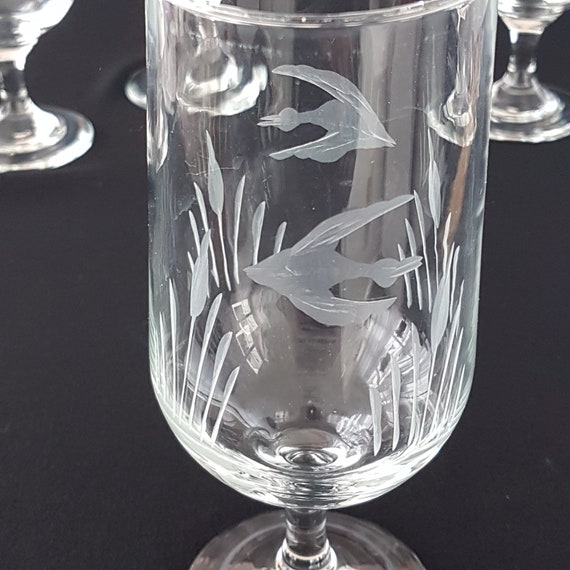 Set of 4 Vintage Hand-Etched Angelfish Beer Glasses - 12oz Tropical Nautical Barware