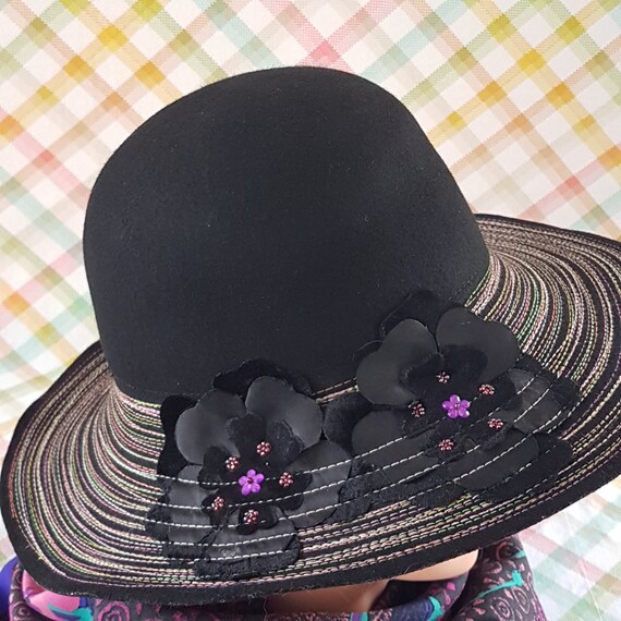 Liz Claiborne Vintage Womens Hat 22 Inch Black Flower Inside Circumference Liz Claiborne Vintage Womens Hat 22 Inch Black Flower Inside  main image 4
