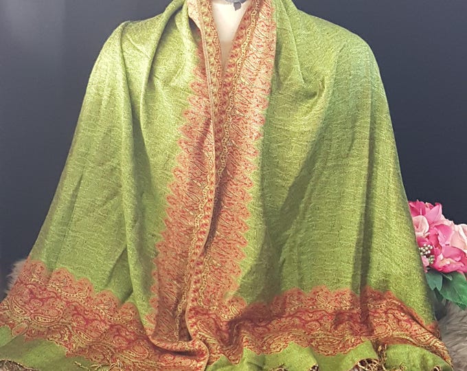 Vintage Green Pashmina Wrap: Lightweight Evening Shawl for Elegant Occasions and Bohemian Style