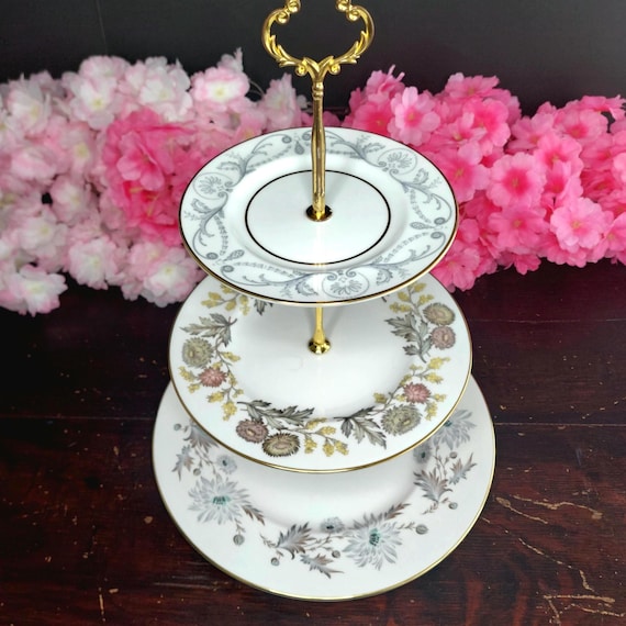 Handmade 3 Tier Bone China Cake Stand Wedding Dessert Display Vintage Serving Tray Centerpiece