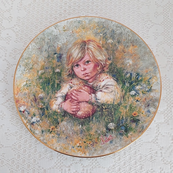 Wedgwood Innocence Blossoming of Suzanne First Issue Collector Plate