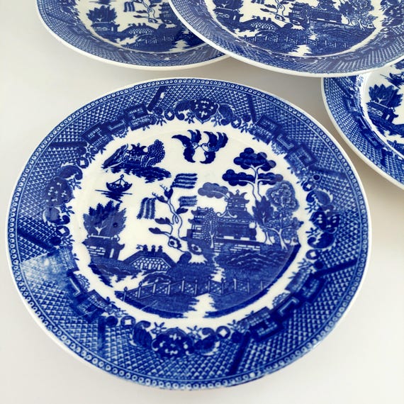 Vintage Blue Willow Plates Set of 4 Made in Japan 9 Inch Dinnerware