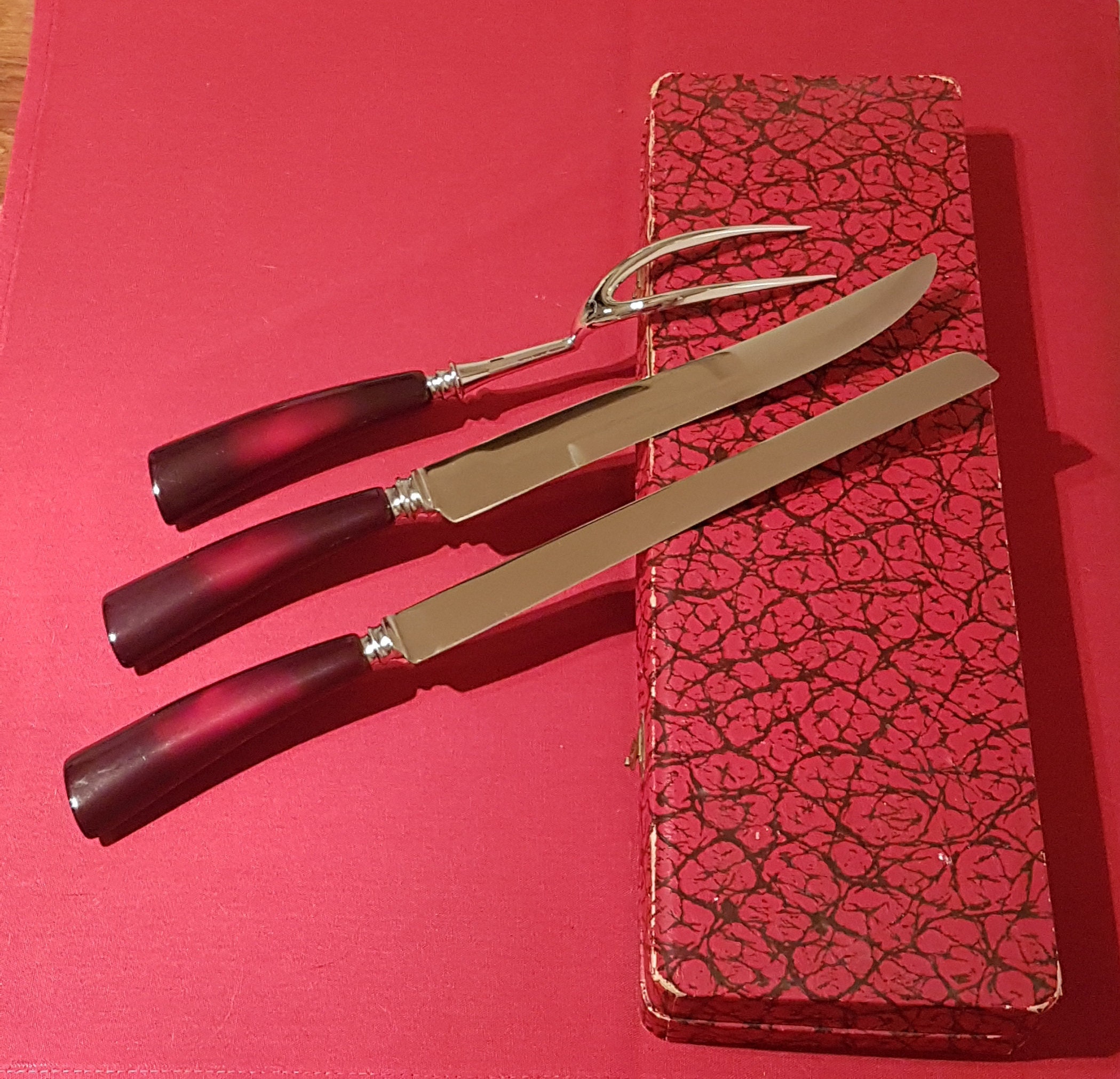 Vintage GloHill 3 piece Meat Carving Set, Turkey Carving Set, MCM Red