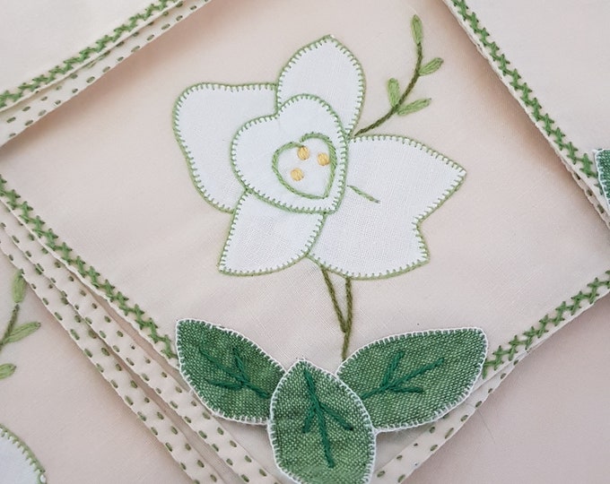 Yellow Cloth Dinner Napkins Set of 6 Vintage Green Embroidered White Floral Applique Table Linens