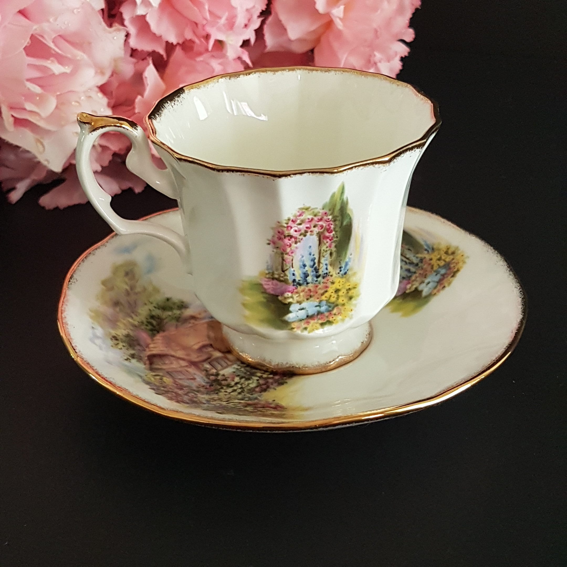 English Cottage Tea Cup & Saucer, Vintage Elizabethan China Co, Hand