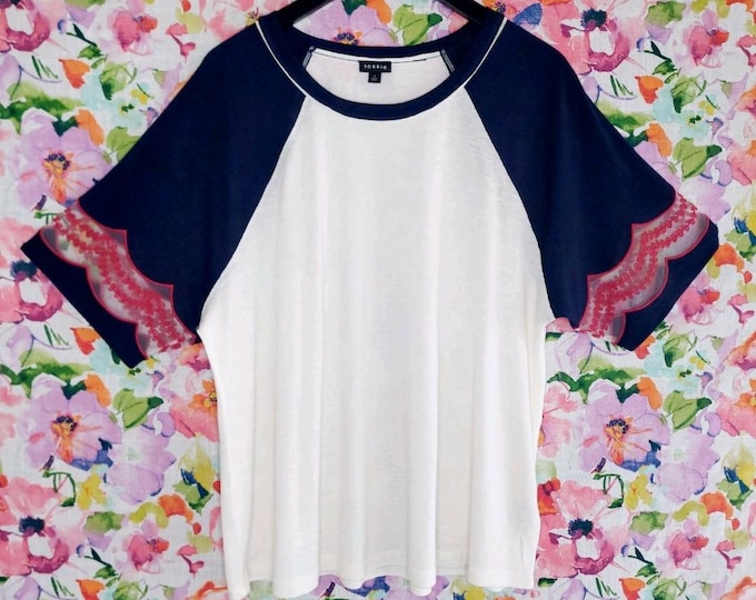 Curvy 3X Embroidered Midi Raglan Tee: Ivory & Navy with Red Accents for Plus Size Fashion