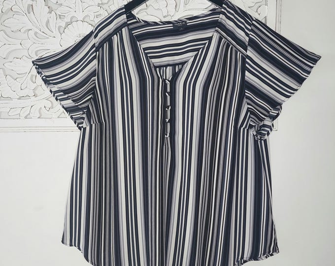 Elegant Plus Size Black Striped Flutter Sleeve Blouse for Office, Casual Wear - 2X