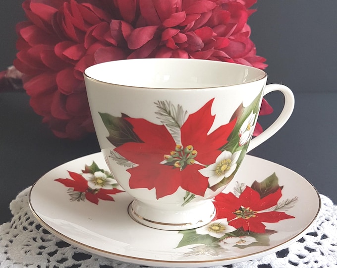 Elegant Red Poinsettia English Tea Set: Holiday Decor & Festive Christmas Gift for Tea Lovers