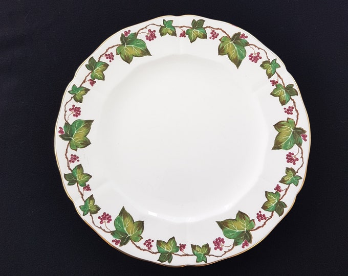 Adderley IVY Dinner Plates, Sets of 2, Fine Bone China, 10.25 inch, Green Ivy Leaves, Red Berries, Made in England