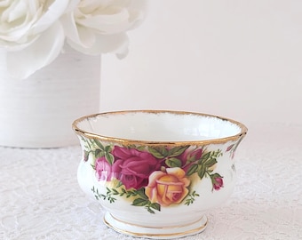 1962 Royal Albert Old Country Roses Sugar Bowl