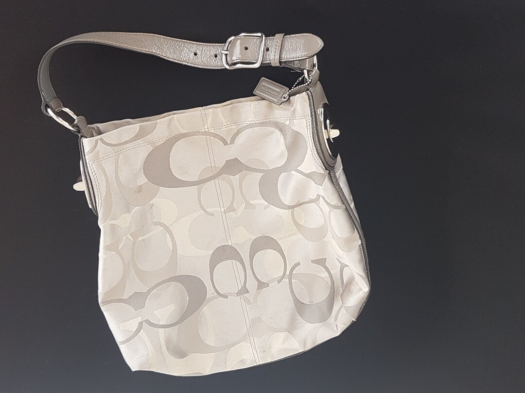 Vintage COACH Penelope Optic Silver Grey Shoulder Bag, COACH Vintage COACH Penelope Optic Silver Grey Shoulder Bag, COACH