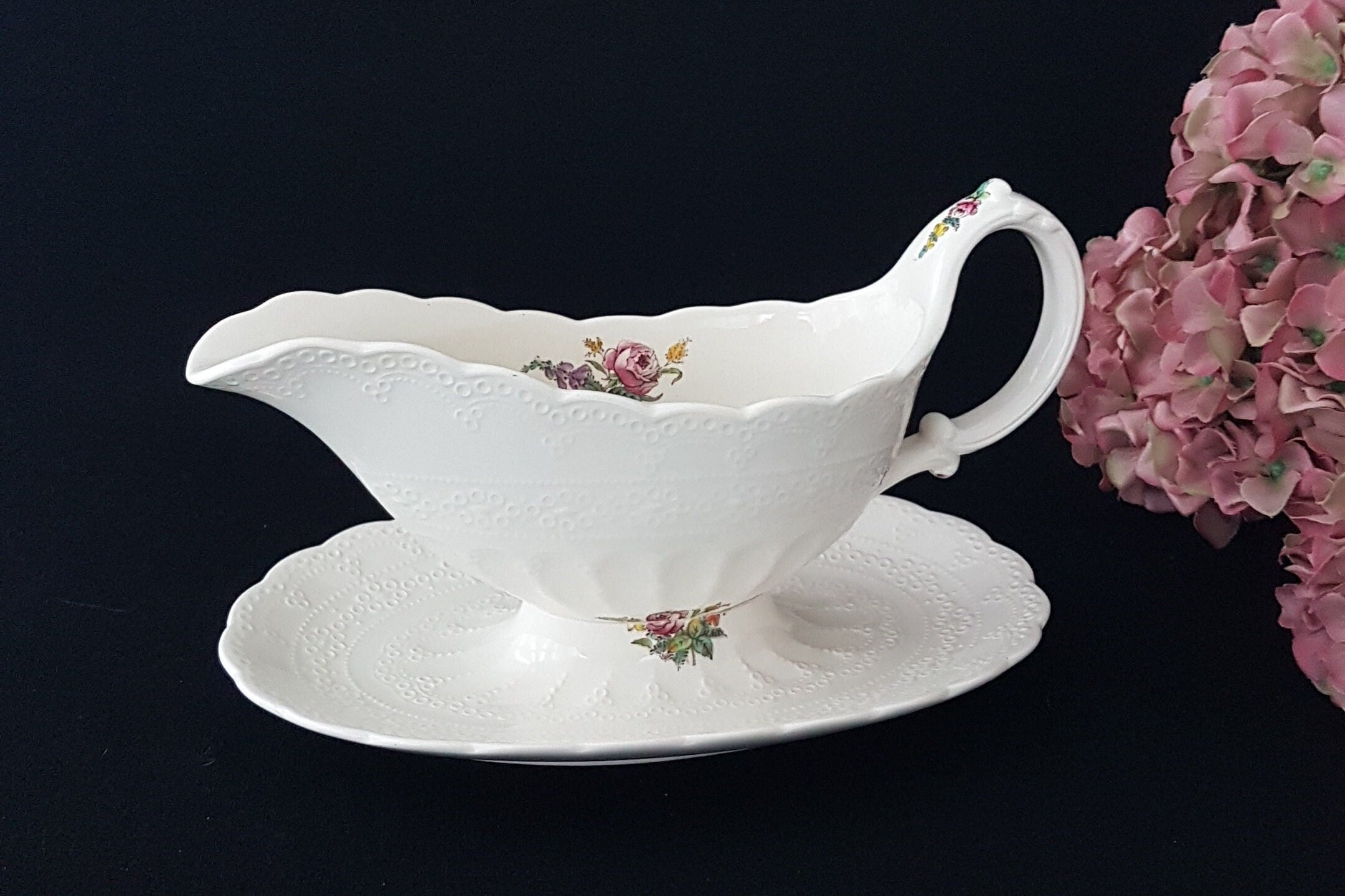 Spode HEATH AND ROSE Gravy Boat with Attached Underplate, Multicolor