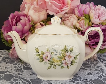 Sadler Cube Tea Pot, Floral, 5 Cup Vintage Teapot, Made in England- FLAWED