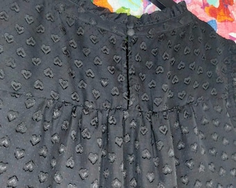 Plus Size Black Sleeveless Blouse with Heart Clip Dot Mock Neck Ruffle - 2X