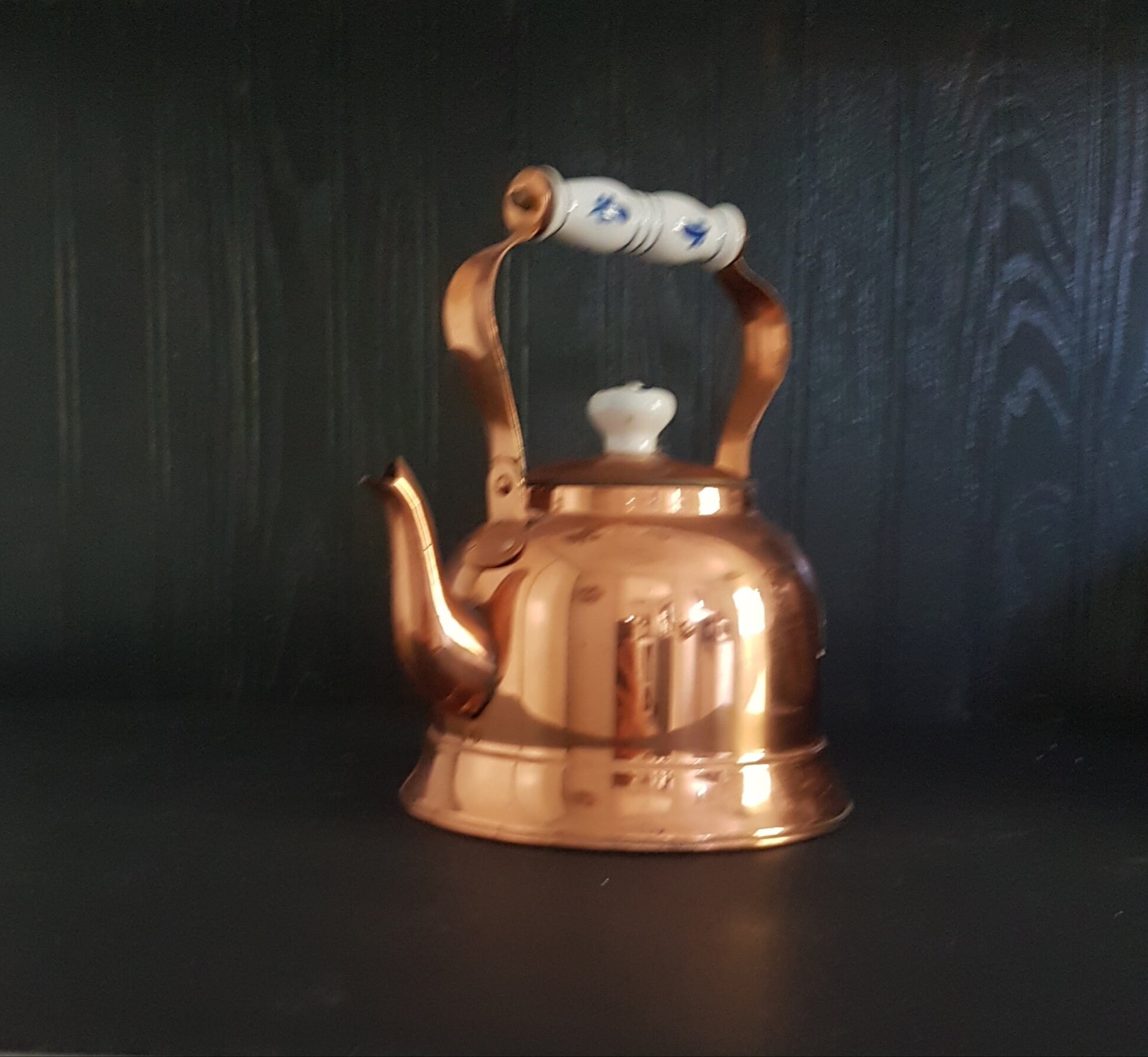 Vintage 9 Cup Capacity Copper Tea Kettle with Porcelain Delft Blue