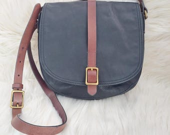 Fossil Kendall Black Leather Saddle Crossbody Bag Minimalist Handbag Messenger Purse Vintage Boho Style