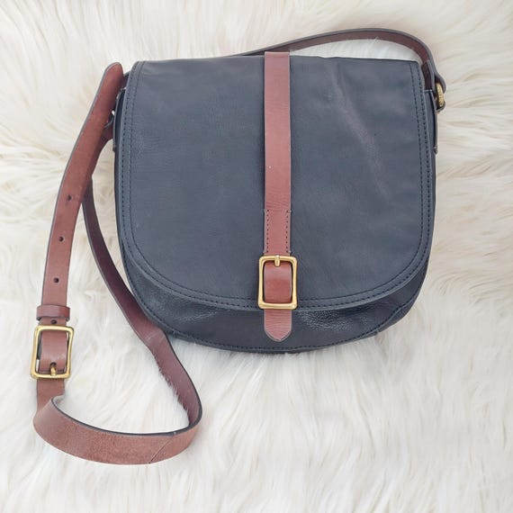Fossil Kendall Black Leather Saddle Crossbody Bag Minimalist Handbag Messenger Purse Vintage Boho Style