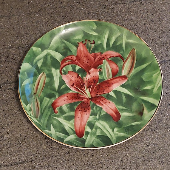 Saskatchewan Red Lily Sunrise Bone China Collector Plate Provincial Territorial Floral Emblems Canada Souvenir