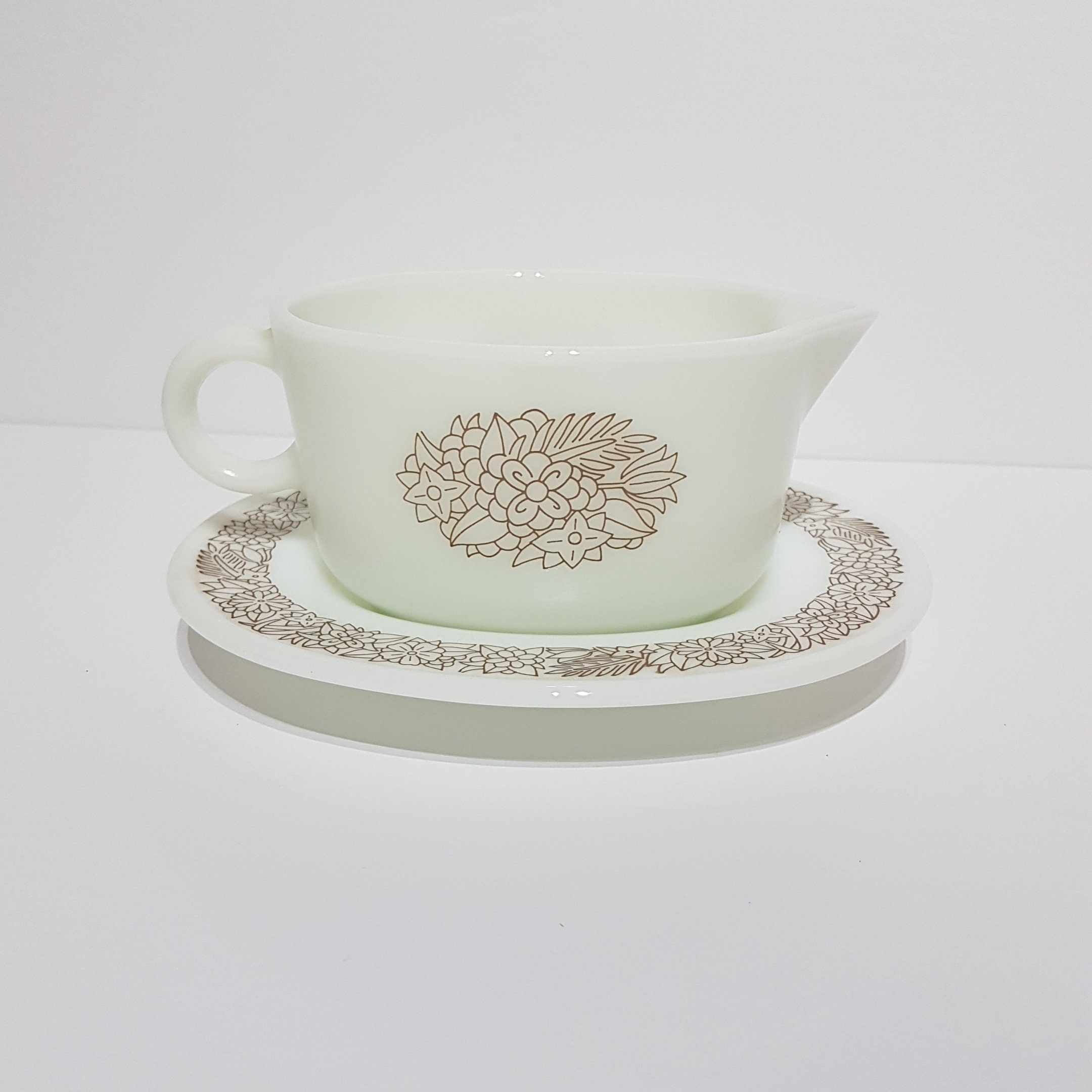 Vintage Pyrex Woodland Gravy Sauce Boat with Underplate, Pyrex Gravy 77