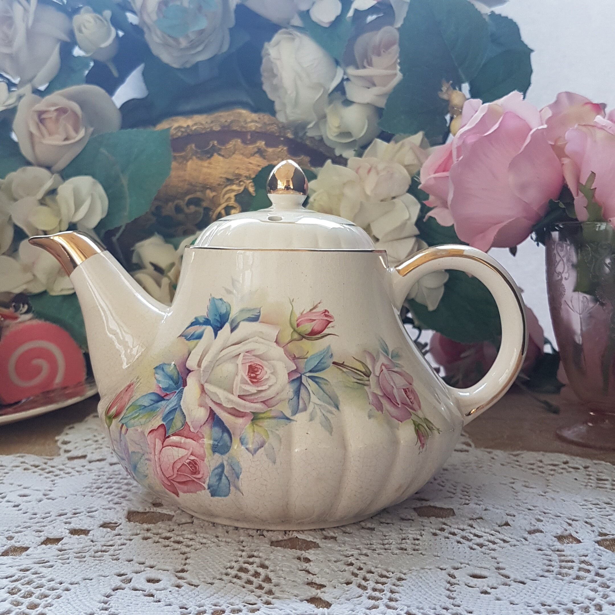 Ellegreave Heatmaster JUNE Tea Pot 5 Cup Pink Roses Blue Leaves Vintage Teapot Made in England 1950s