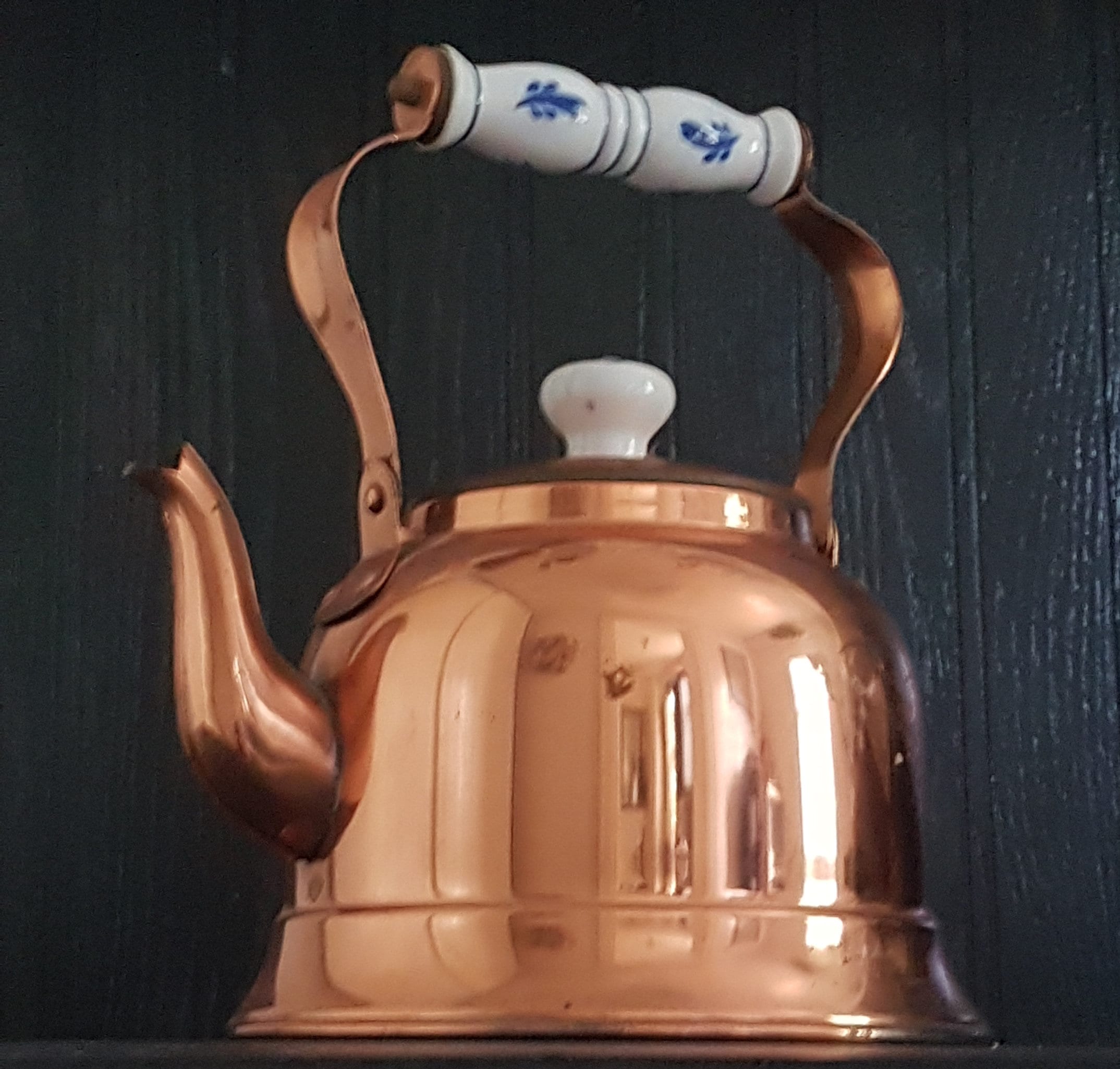 Vintage 9 Cup Capacity Copper Tea Kettle with Porcelain Delft Blue