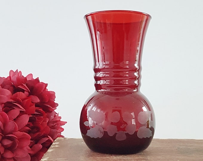 Anchor Hocking Royal Ruby Red Glass Vase with Etching