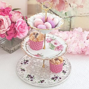 Elegante soporte para tartas de 3 niveles hecho a mano con adorno de bol: bandeja para postres para bodas y fiestas