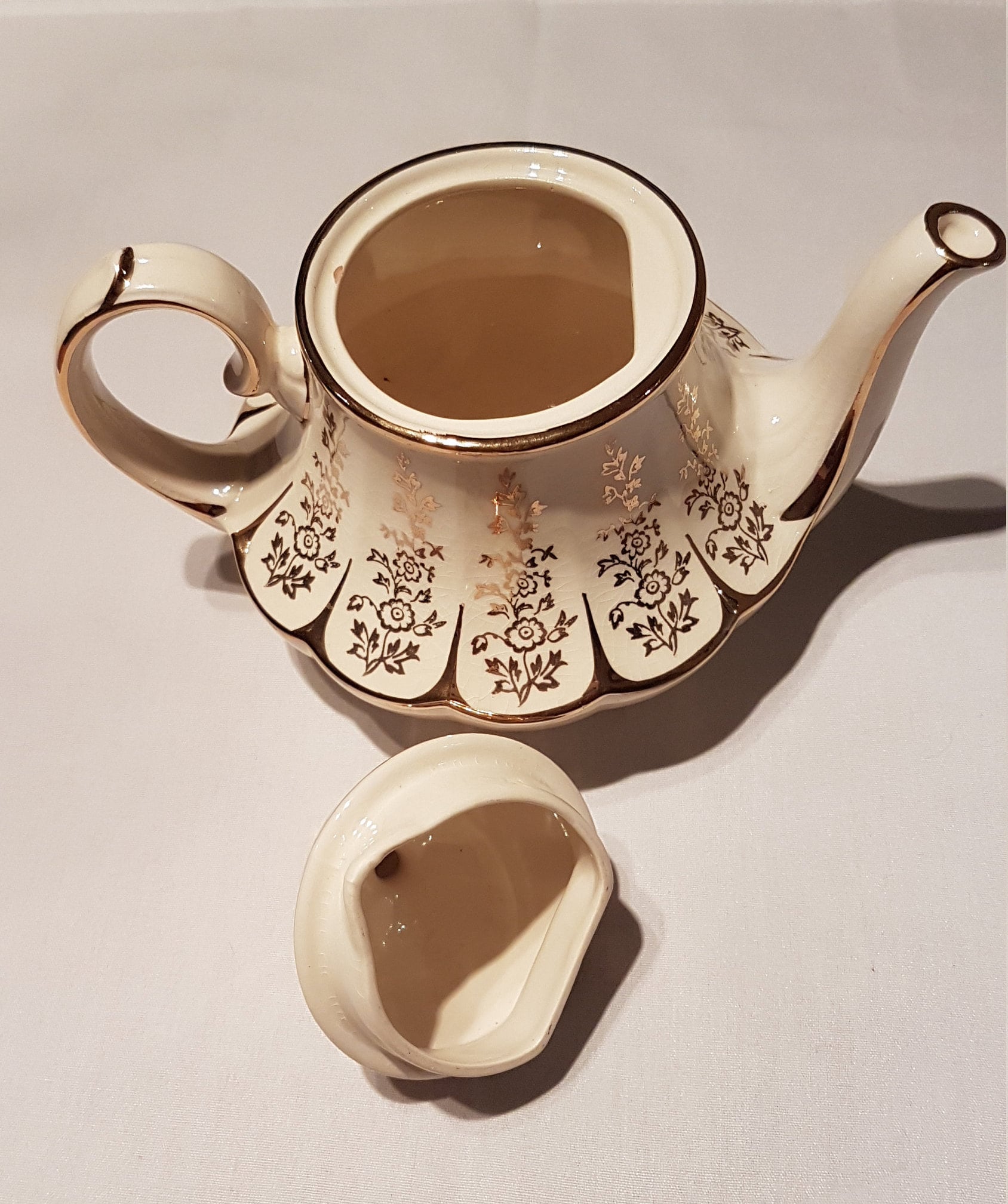 Vintage Sadler Bell Shape Teapot Pattern 3174, Ivory and Gold, Flowers