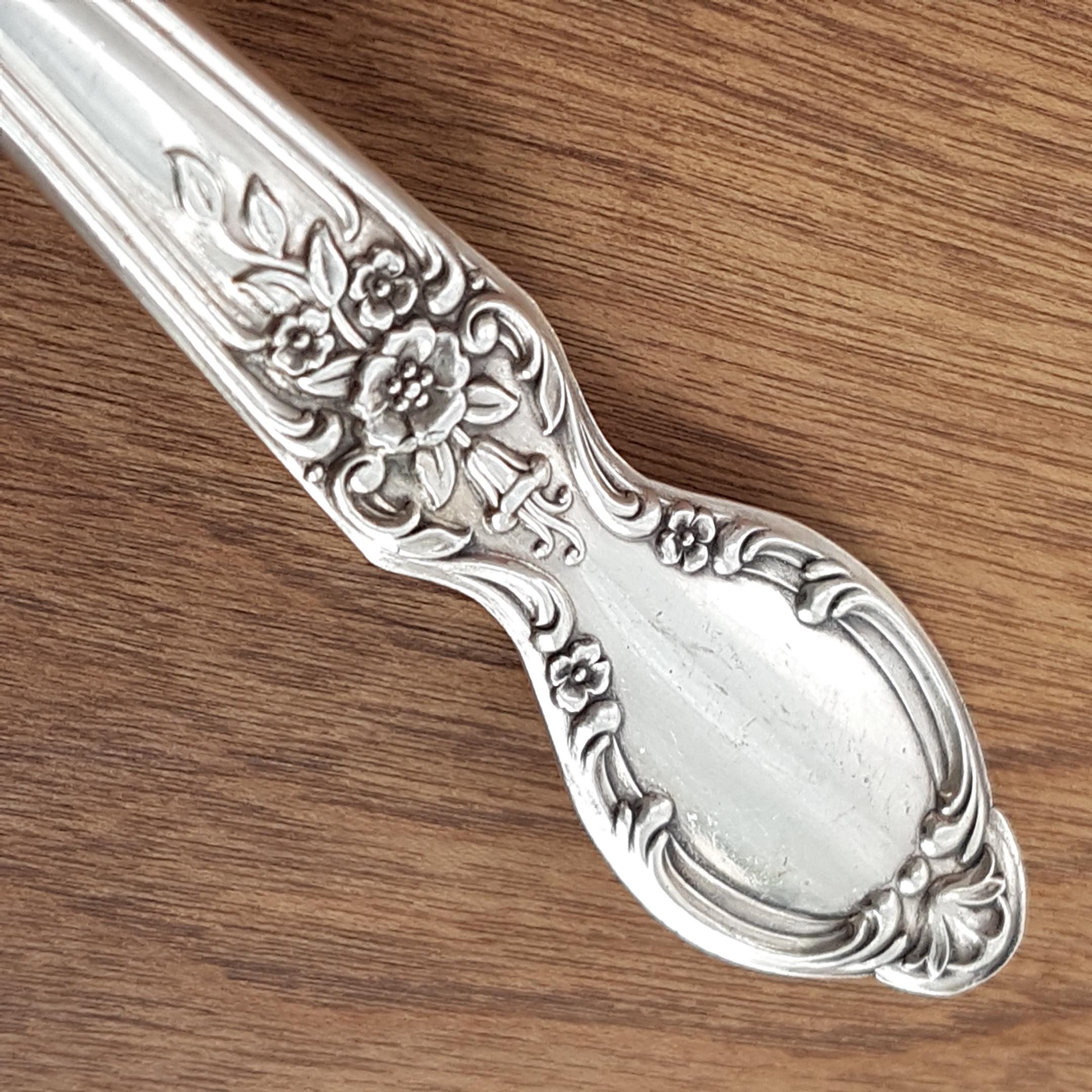 Vintage Wm Rogers & Sons Silverplate Victorian Rose 1981 24