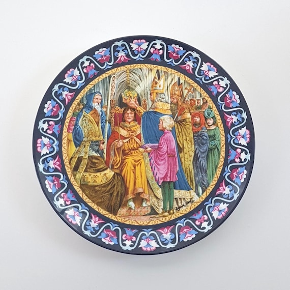 Wedgwood King Arthur Crowned King Bone China Collector Plate
