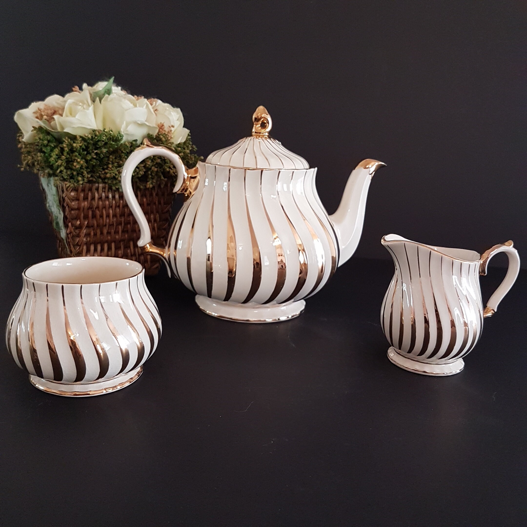 Vintage Sadler Teapot Creamer Sugar Bowl Tea Set, Ivory Swirled, Gold Lines, Full Size, 5.5 cup