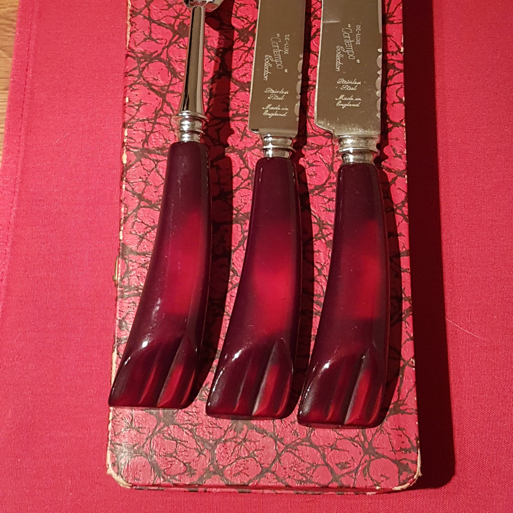 Vintage GloHill 3 piece Meat Carving Set, Turkey Carving Set, MCM Red