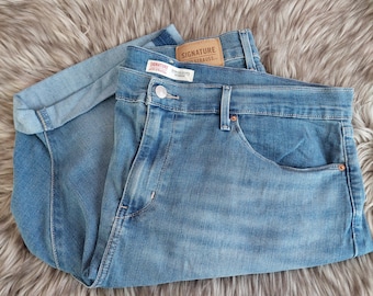 Signature Levis Strauss Size 20 Denim Bermuda Shorts
