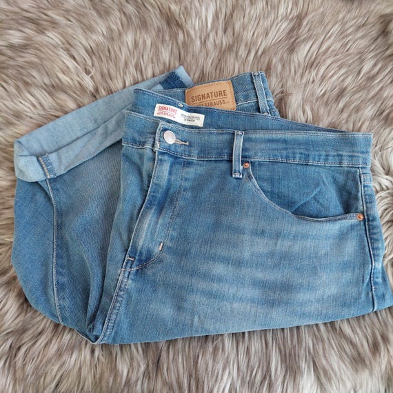 Signature Levis Strauss Size 20 Denim Bermuda Shorts