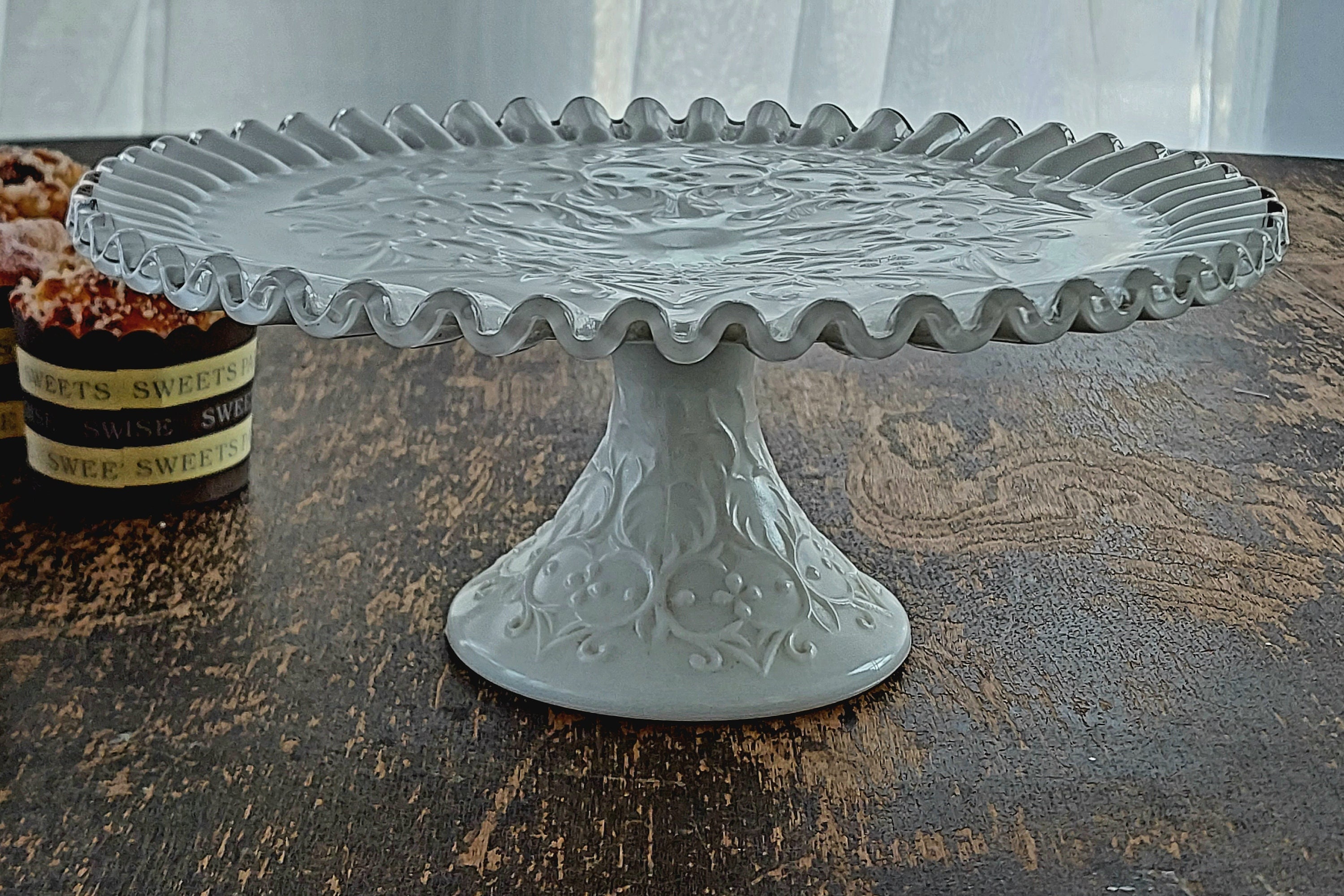 Fenton cake stand hot sale