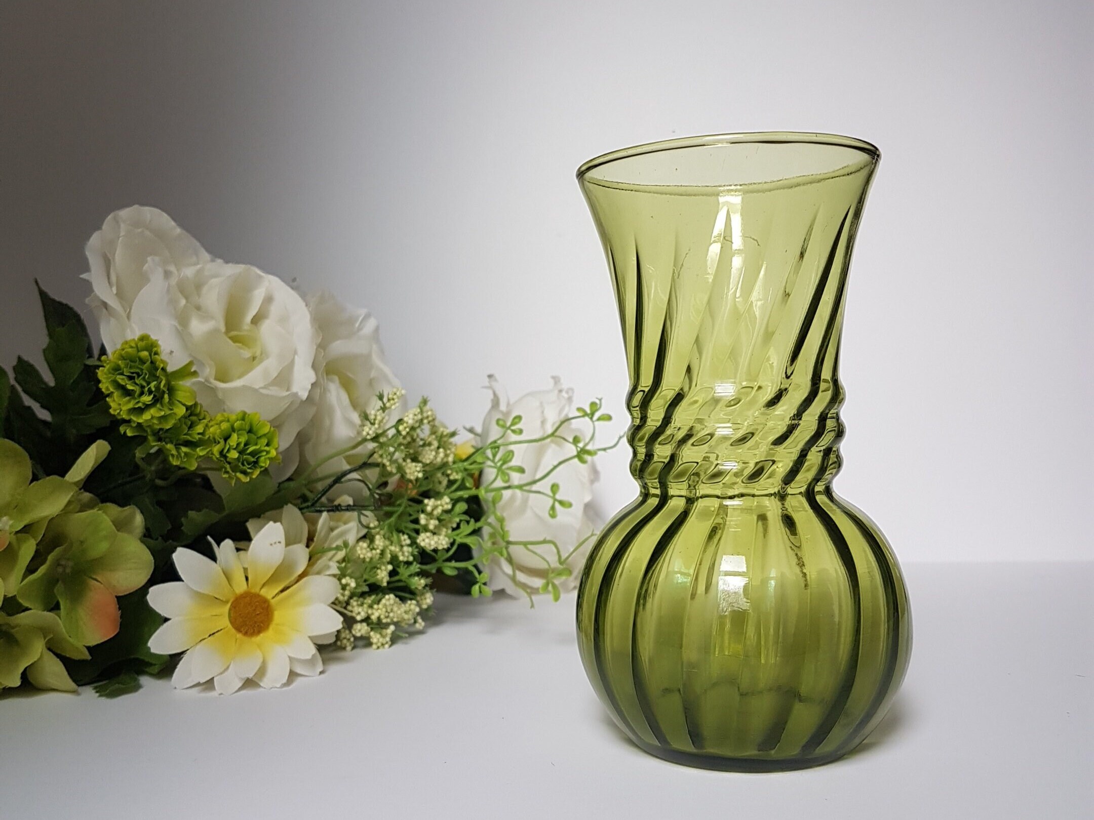 Anchor Hocking, Twisted Optic, Optic Swirl, Vintage Glass Flower Vase, Mid Century 1960s