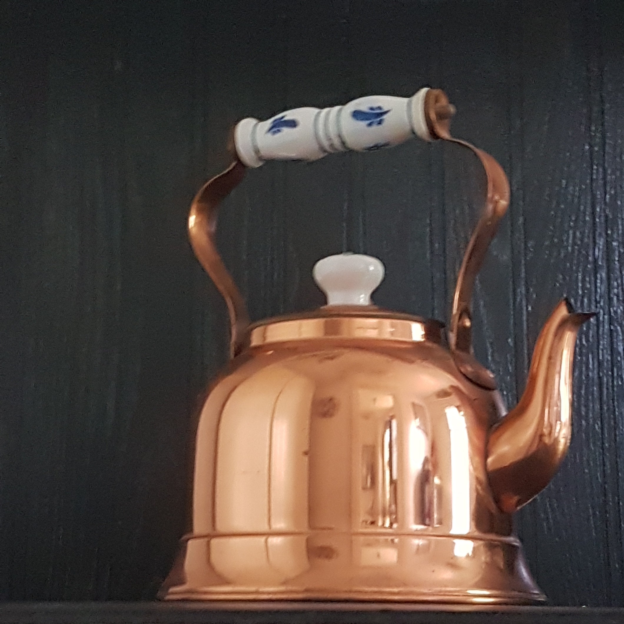 Vintage 9 Cup Capacity Copper Tea Kettle with Porcelain Delft Blue