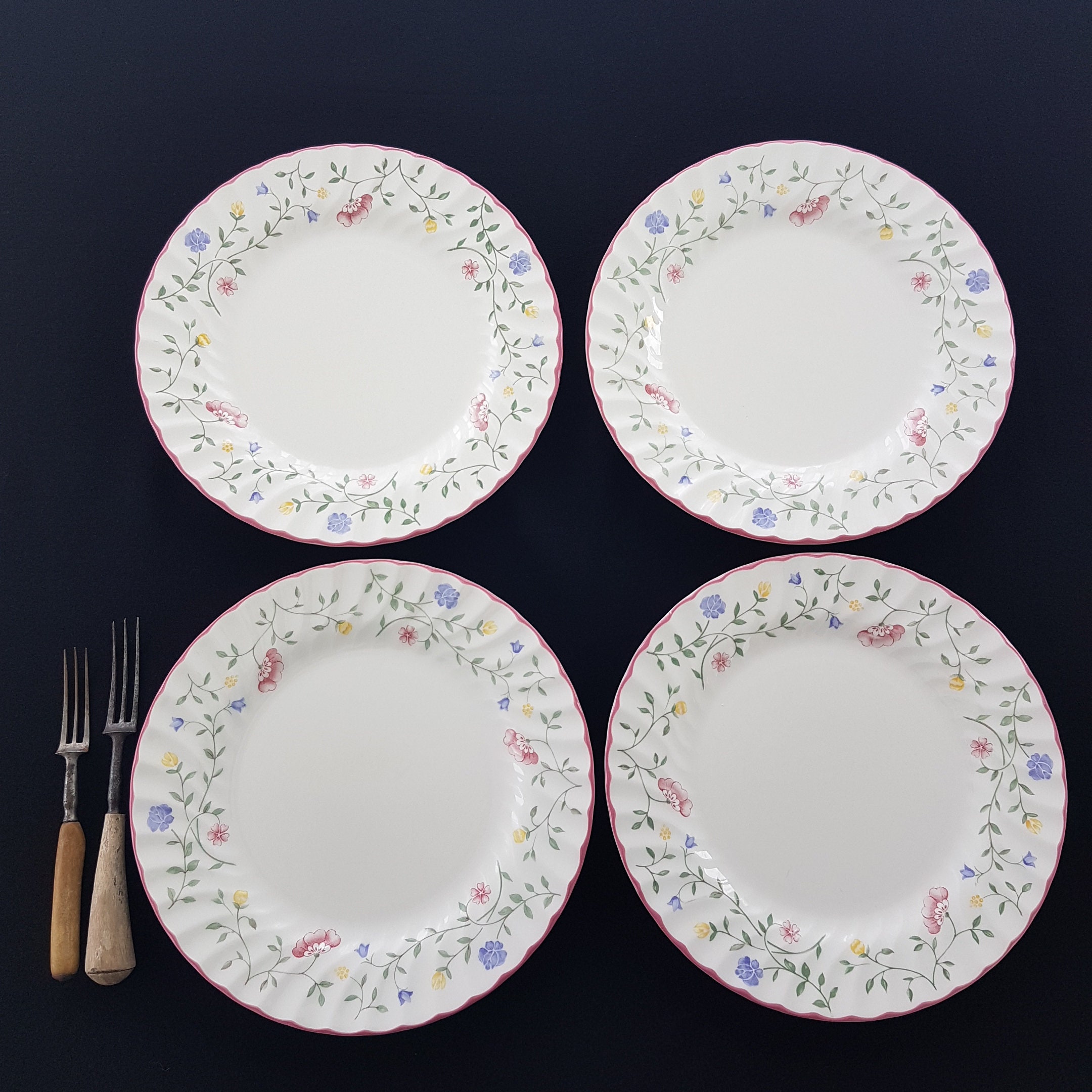 Johnson Brothers SUMMER CHINTZ Dinner Plates, Set of 4 Ironstone Plates