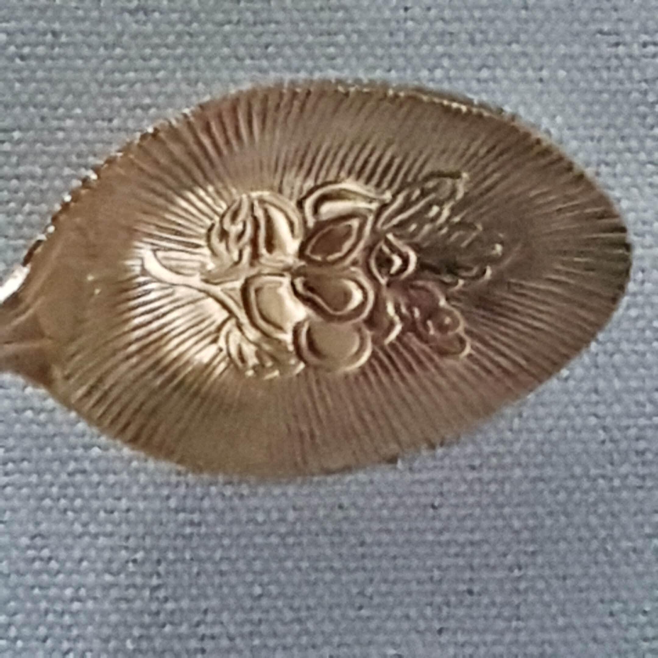 Superbe ancien plat à tarte en faience MODELE Rouen Blanc/Bleu