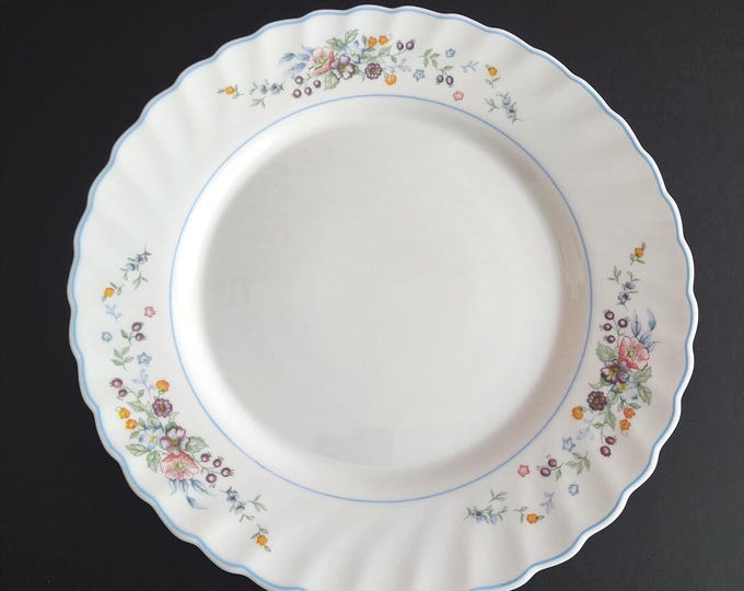 Arcopal Victoria Floral Glass Dinner Plates Set of 4 Vintage French White Blue Dishware