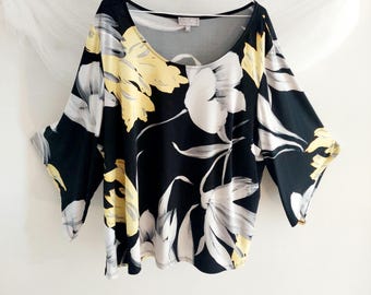 Laura Plus Black Floral Blouse Yellow White Lilies Flutter Sleeve Relaxed Fit Size 3X